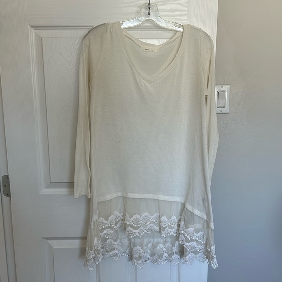 🔥Reborn, J size medium lace, BoHo, free, flowing shirt - Picture 2 of 8